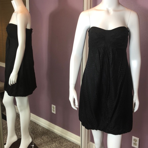 White House Black Market Dresses & Skirts - White House Black Market 100% Silk Jacquard Strapless Dress